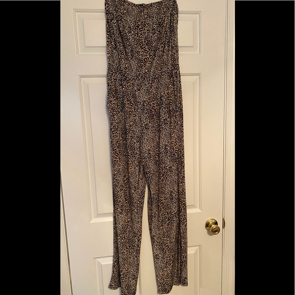 Sleeveless pant romper - animal print w/pockets